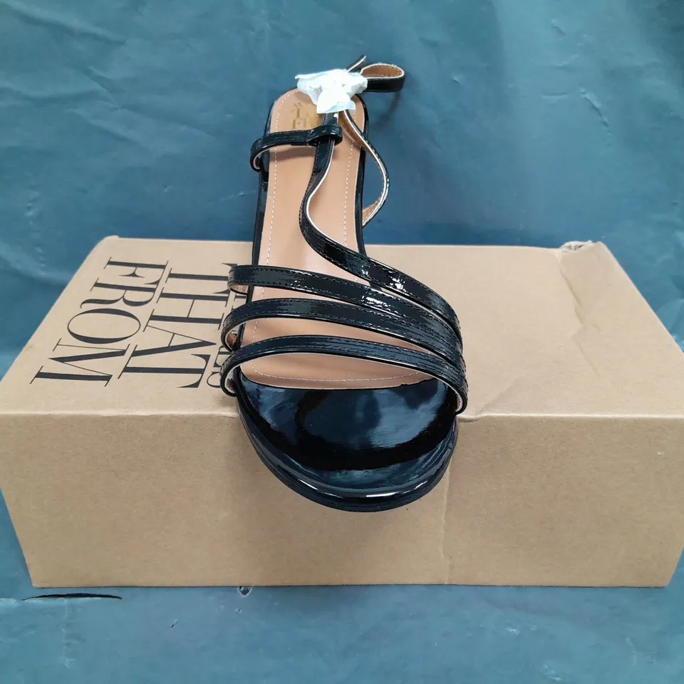 BOXED PAIR OF WHERE'S THAT FROM MID HEELED STRAPPY SANDALS IN BLACK SIZE UK 7