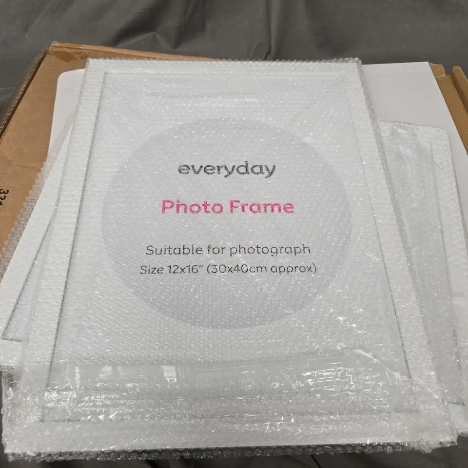 EVERYDAY SET OF 2 PHOTO FRAMES