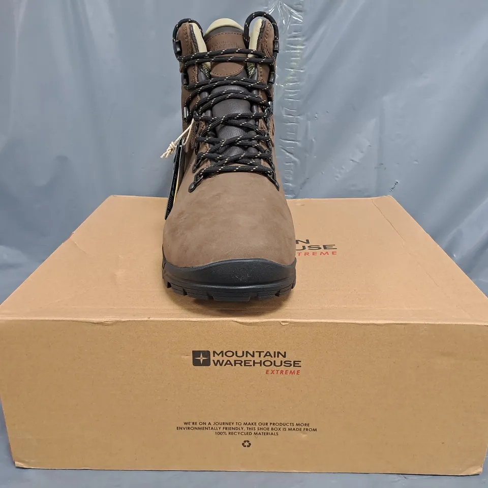 BOXED PAIR OF MOUNTAIN WAREHOUSE ODYSSEY EXTREME VIBRAM WATERPROOF HIKING BOOTS IN BROWN SIZE UK 11
