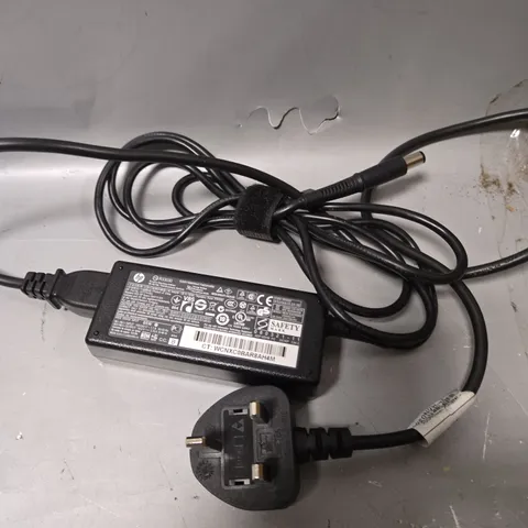 17 X GENUINE HP LAPTOP CHARGERS