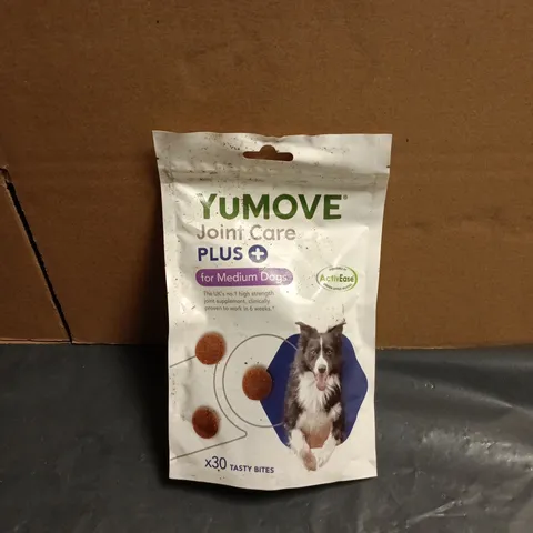 YUMOVE JOINT CARE PLUS FOR MEDIUM DOGS 30 TASTY BITES 