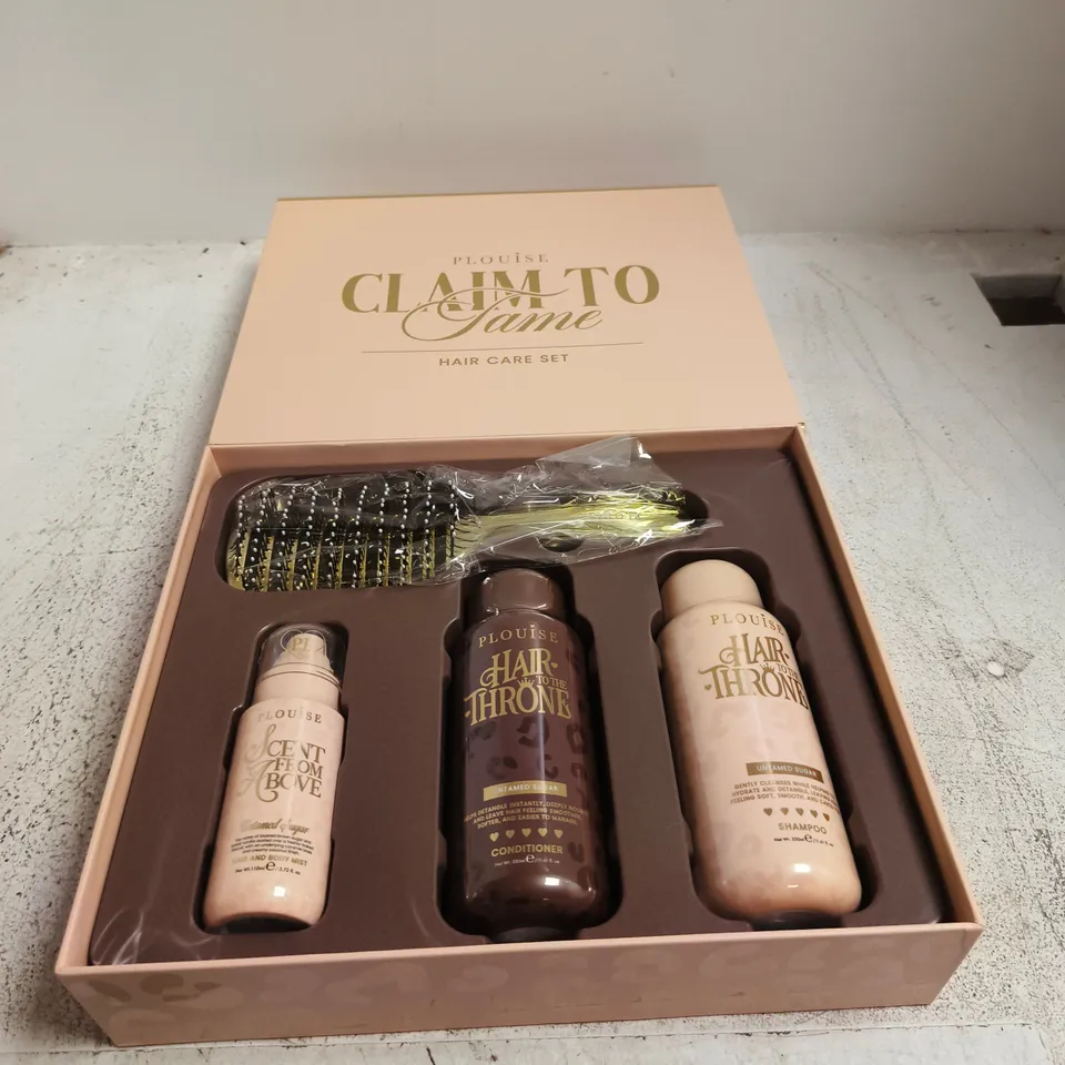PLOUISE CLAIM TO FAME HAIR CARE SET – SHAMPOO, CONDITIONER & BRUSH