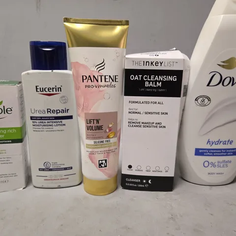 APPROXIMATELY 15 ASSORTED HEALTH & BEAUTY ITEMS TO INCLUDE - DOVE HYDRATE BODY WASH , PANTENE LIFT N VOLUME THICKENING CONDITIONER , SIMPLE REPLENISHING RICH MOISTURISER ETC