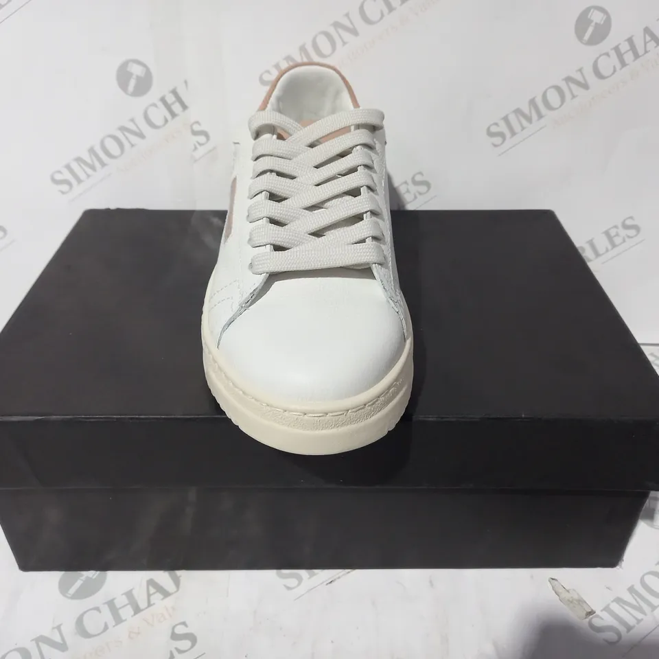BOXED PAIR OF VALENTINO TRAINERS IN WHITE UK SIZE 5.5