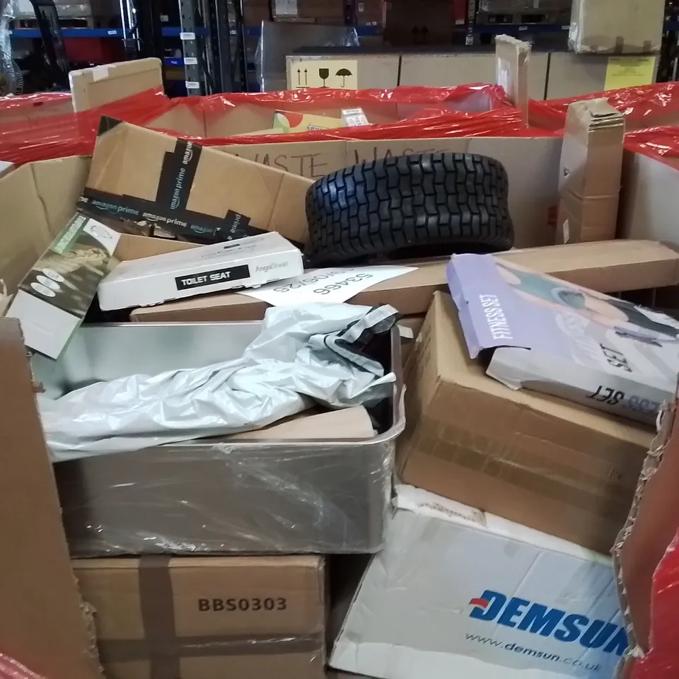 PALLET OF ASSORTED HOUSEHOLD GOODS AND PRODUCTS TO INCLUDE; FITNESS SET, REPTILE LIGHT, TYRE, TOILET SEAT ETC