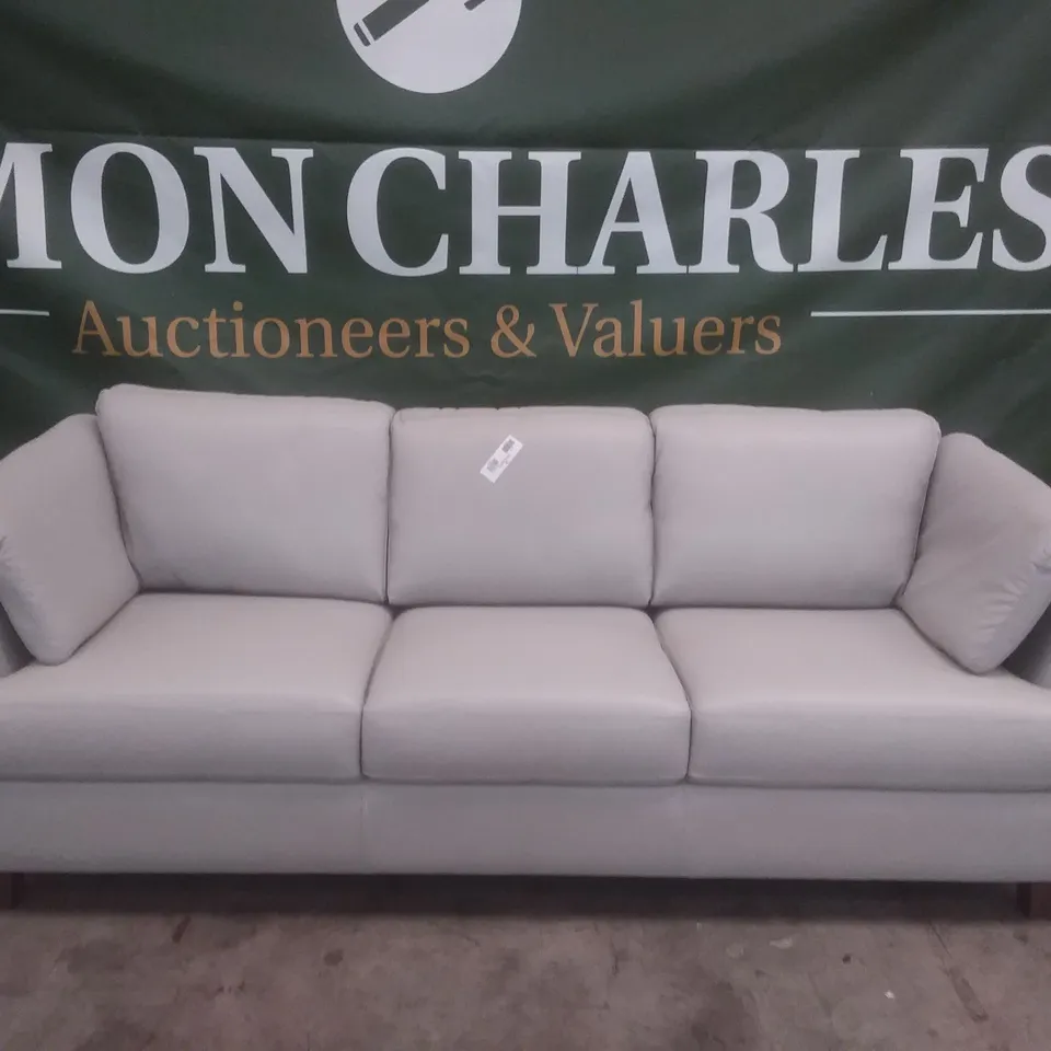 QUALITY ITALIAN DESIGNER DIGIÒ 3 SEATER SOFA EGG SHELL WHITE LEATHER