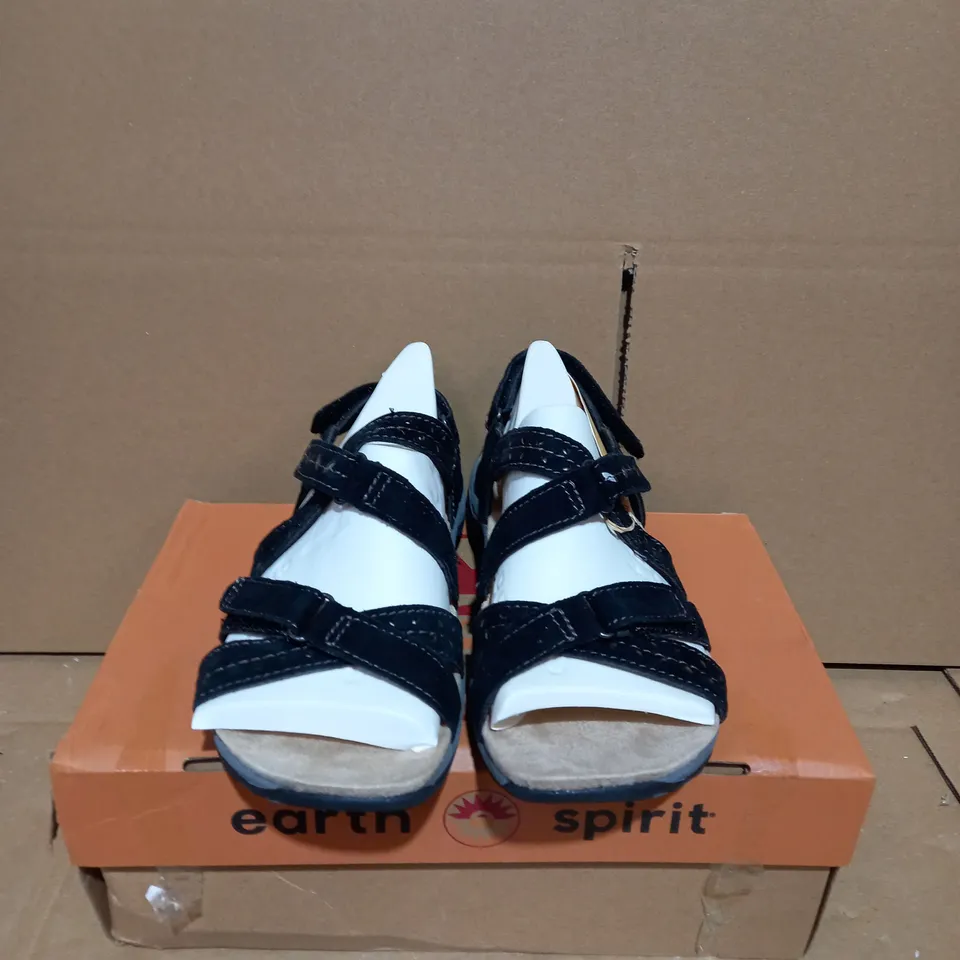 EARTH SPIRIT HAMPTON SANDAL BLACK SIZE 5