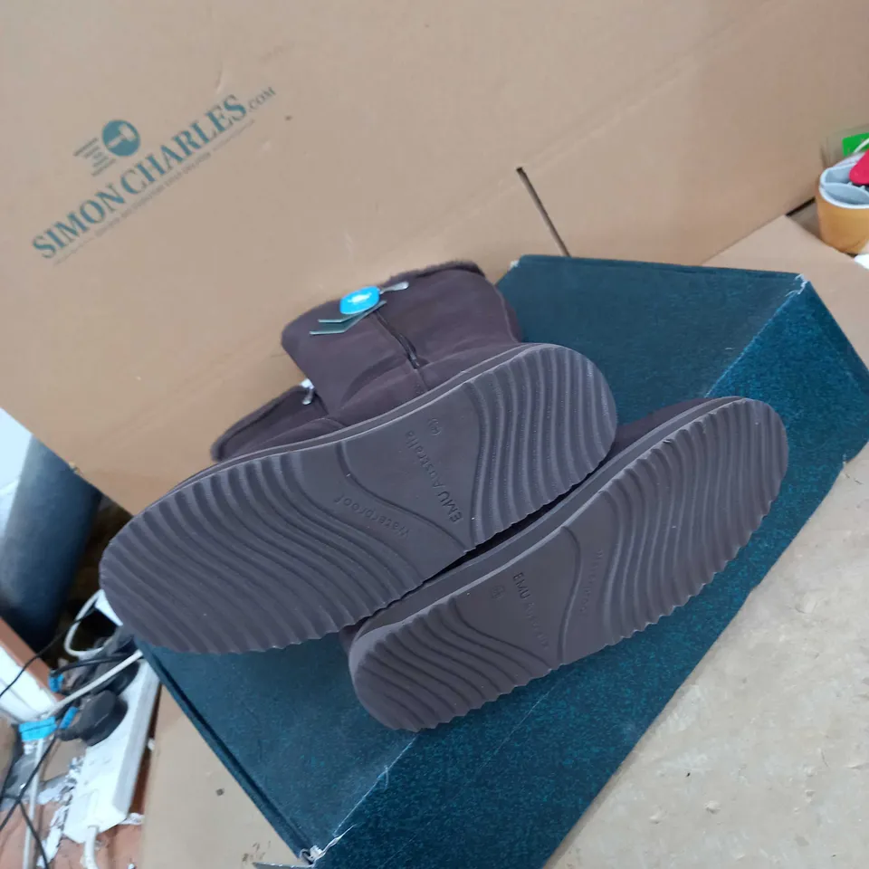 EMU MOONTA BOOTS ESPRESSO - SIZE 6