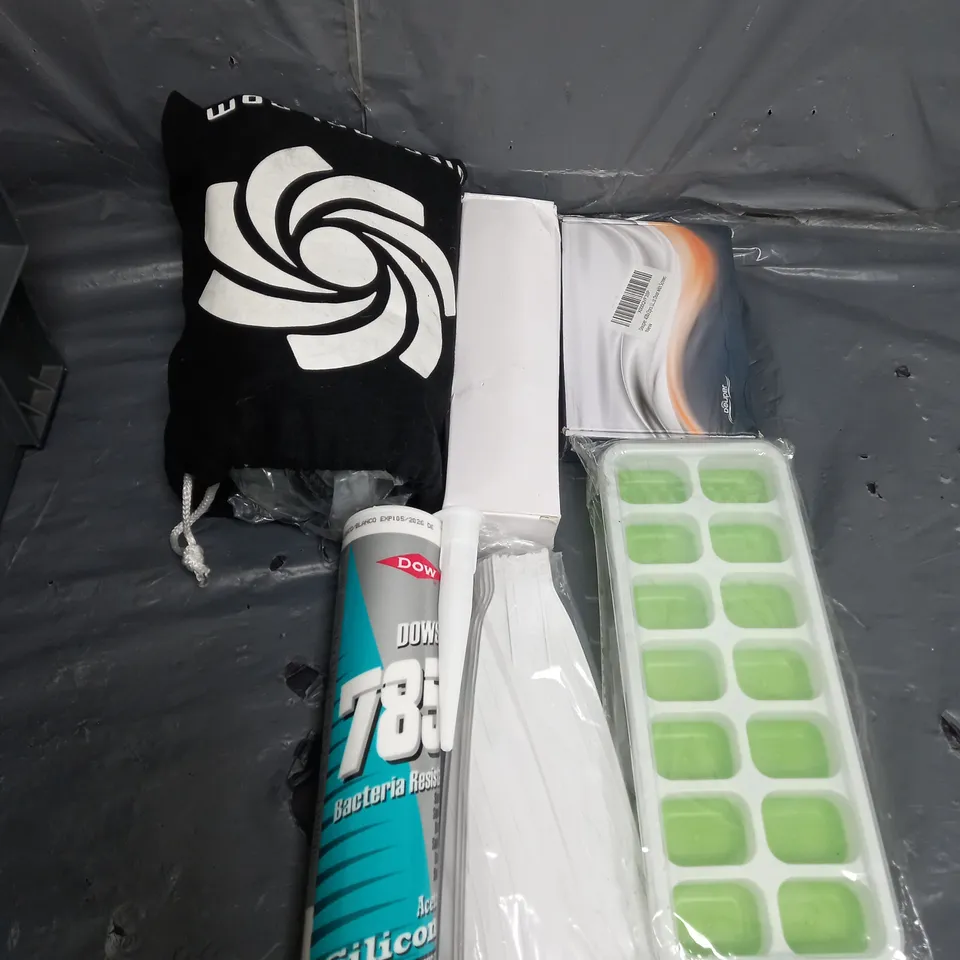 APPROXIMATELY 20 ASSORTED HOUSEHOLD ITEMS TOO INCLUDE SILICONE , PICTURE FRAME , ETC 