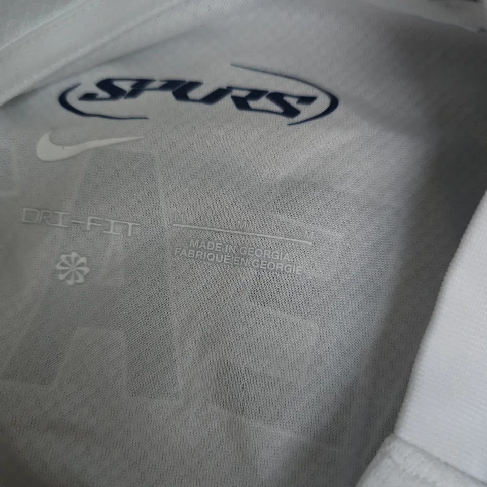 TOTTENHAM HOTSPUR NIKE FOOTBALL SHIRT – HEATH 40 (UK SIZE M)
