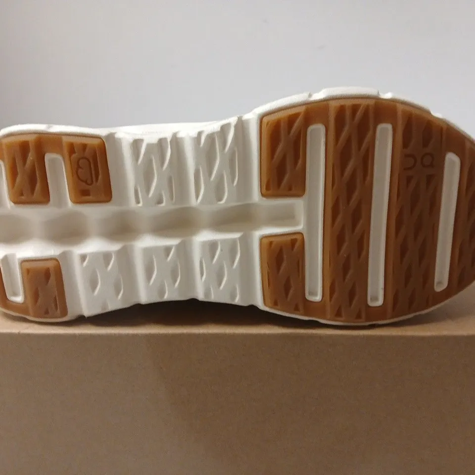 BOXED PAIR OF ON CLOUD LOEWE CLOUDTILT TRAINERS – WOMEN'S UK 5.5 
