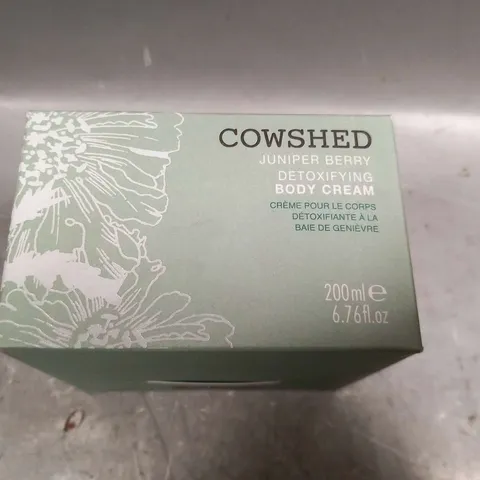 BOXED COWSHED JUNIPER BERRY DETOXIFYING BODY CREAM 200ML