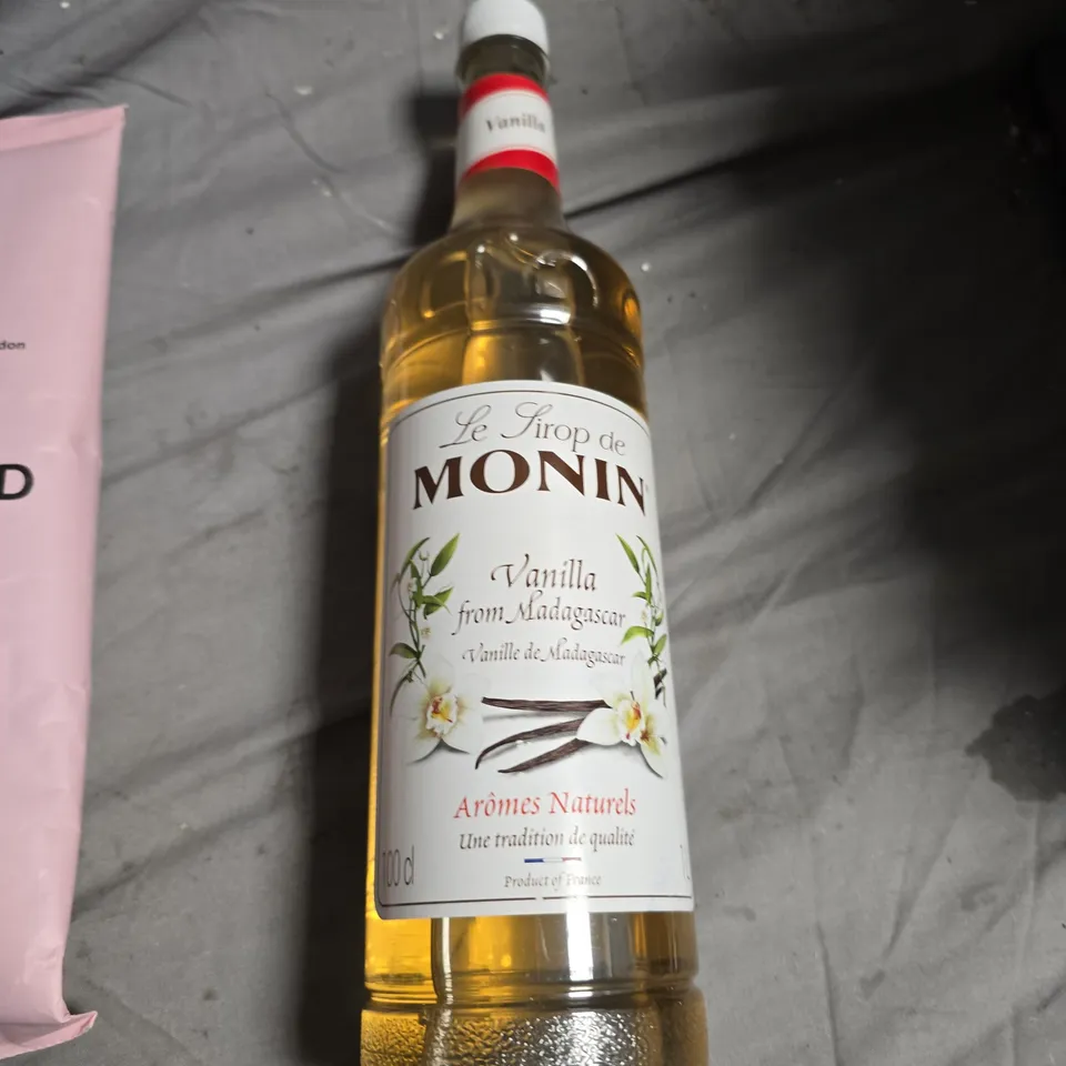 APPROXIMATELY 8 ASSORTED FOOD ITEMS INCLUDING MONIN VANILLA SYRUP , GRIND HOUSE BLEND COFFEE AND LAWRYS SEASONED SALT 