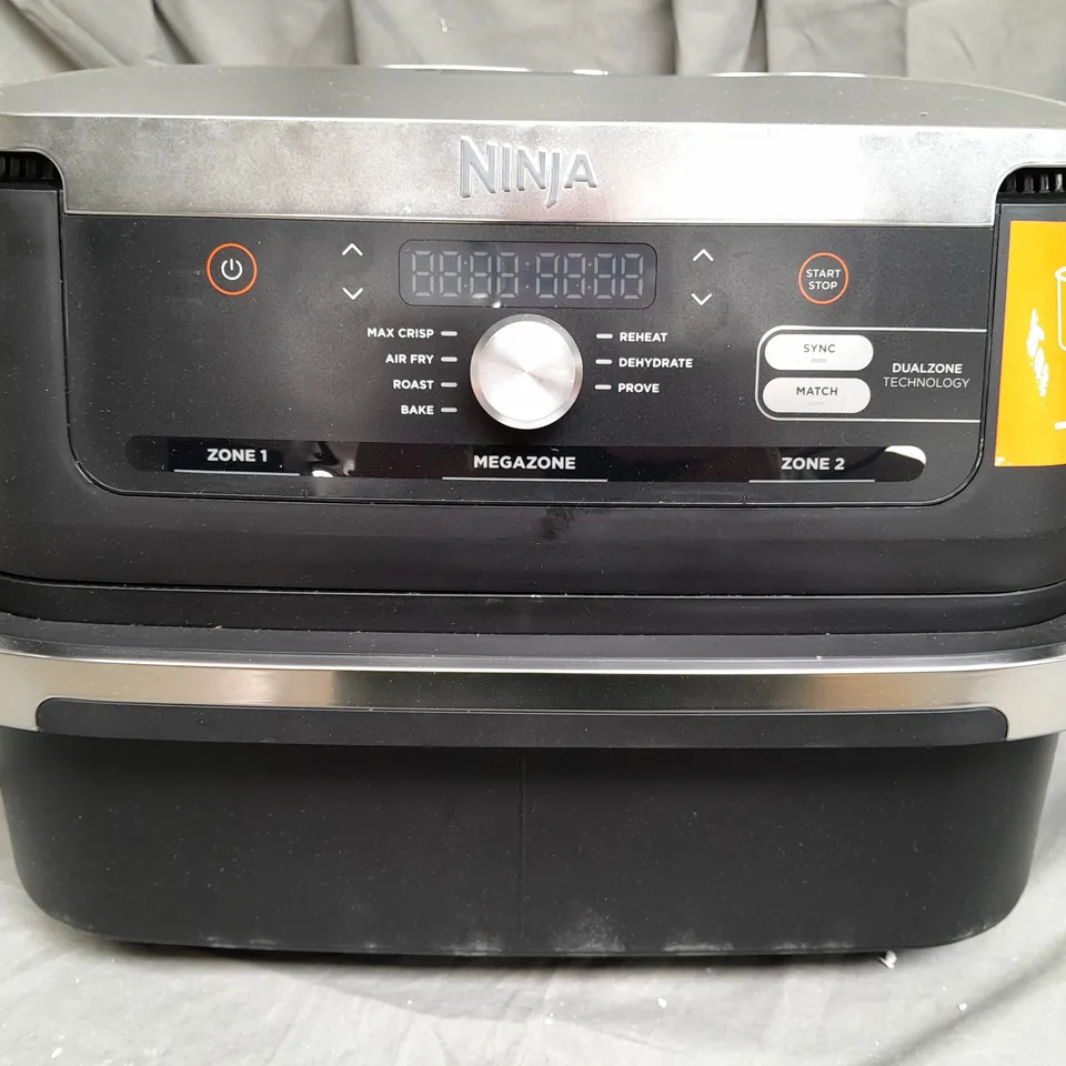 BOXED NINJA 10.4L FOODI FLEXDRAWER DUAL AIR FRYER IN BLACK AF500UK