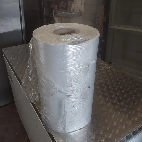 LARGE ROLL OF CLEAR WRAP