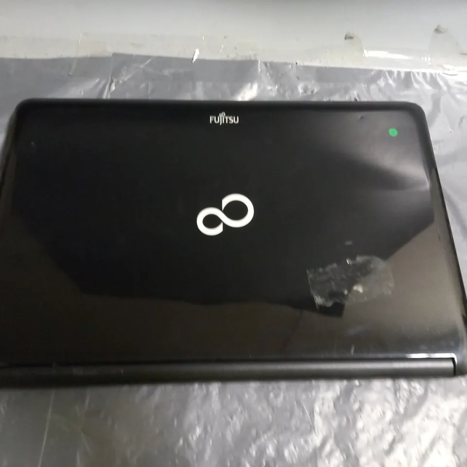 FUJITSU LIFEBOOK AH530 INTEL PENTIUM INSIDE WINDOWS 7