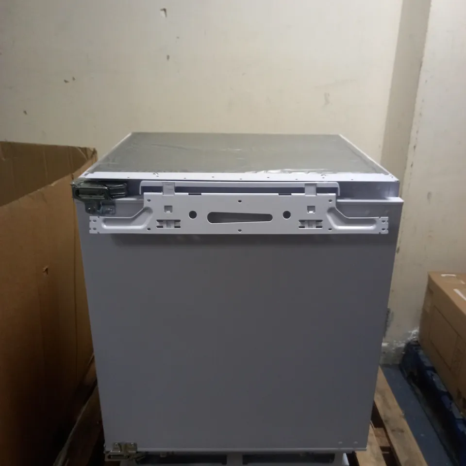 MATRIX MFU801 | 105 LITRE INTEGRATED BUILT UNDER COUNTER FREEZER COLLECTION ONLY 