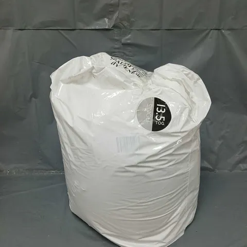 SLEEPSEEKER 13.5 TOG SINGLE DUVET - SEALED