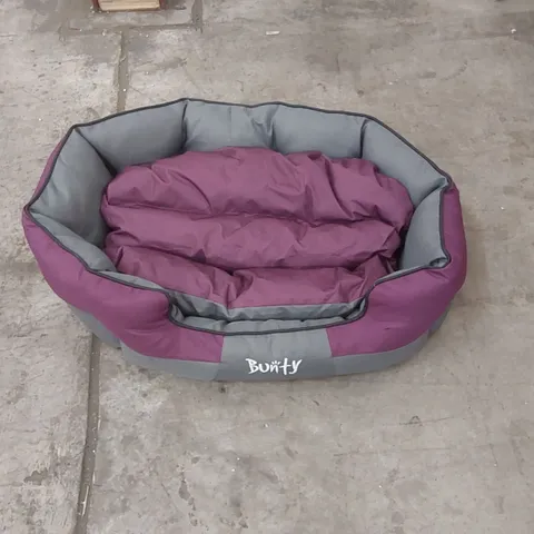 BUNTY LEVESQUE POLYESTER PET BED