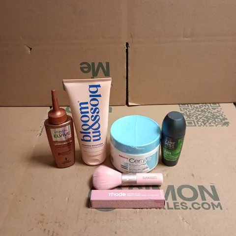 APPROXIMATEY 20 ASSORTED HEALTH AND BEAUTY PRODUCTS TO INCLUDE - L'OREAL ELVIVE GROWTH BOOSTER - CERAVE SMOOTHING CREAM AND DOVE MEN ROLL ON DEODORANT
