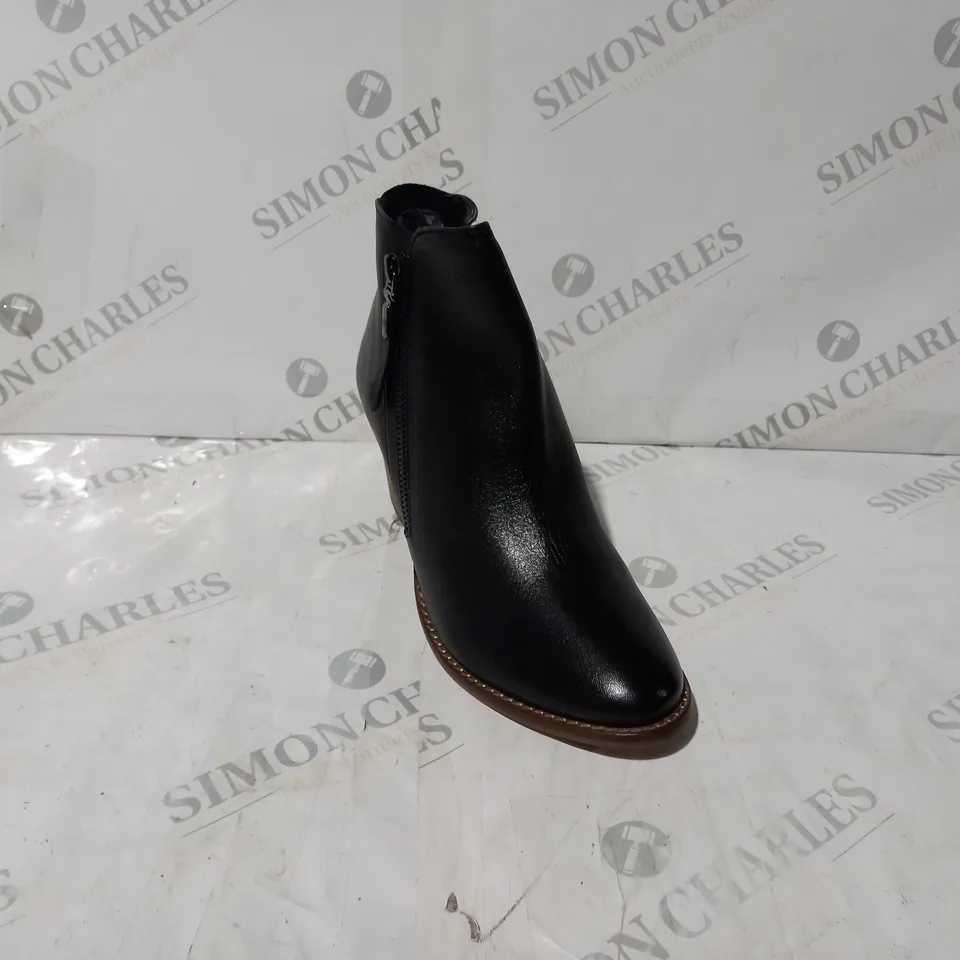 BOXED PAIR OF DUNE PAICE ANKLE BOOTS IN BLACK UK SIZE 7