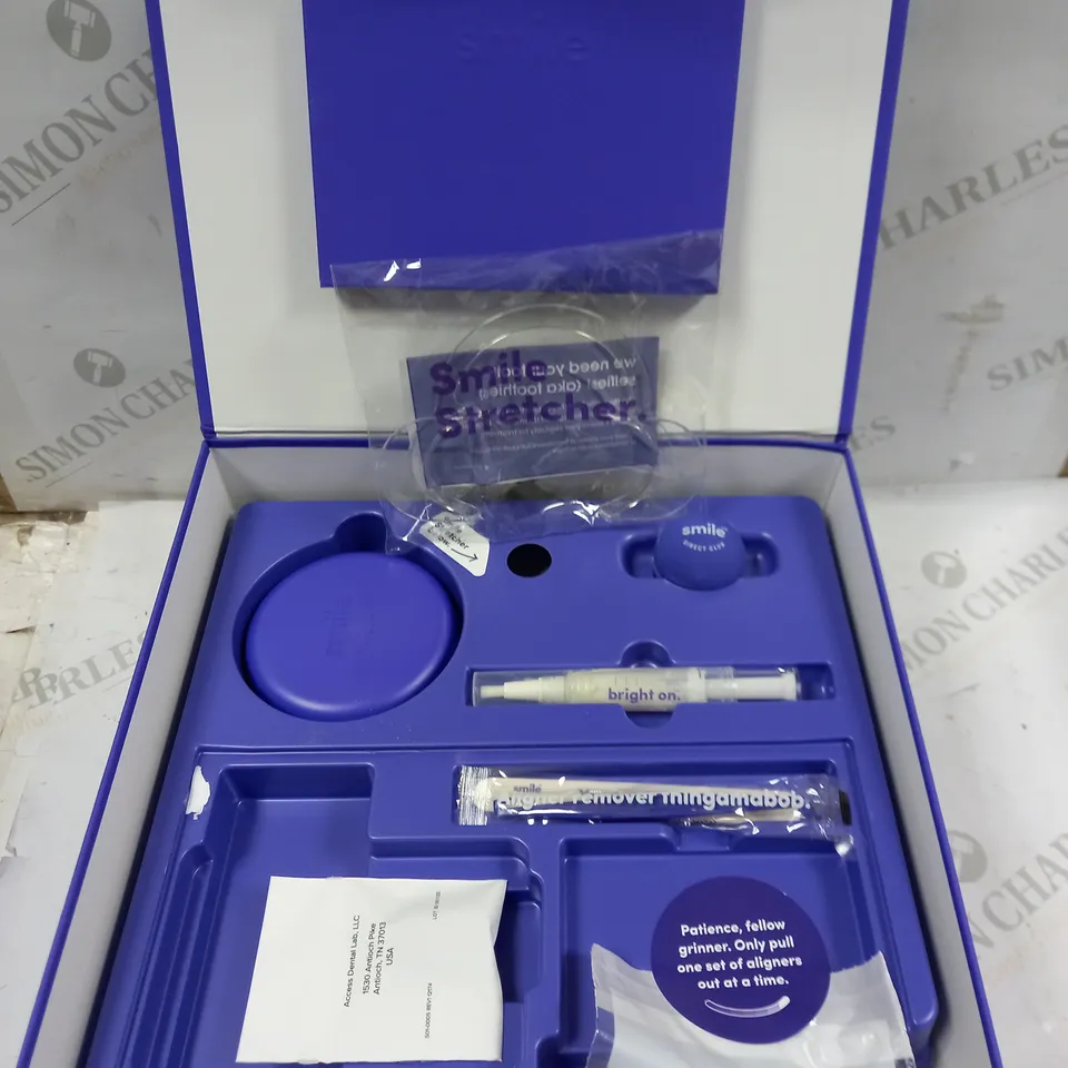 SMILE DIRECT CLUB TEETH STRAIGHTENING PERSONALISED SET 