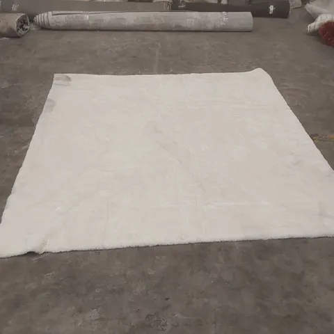 QUALITY DESIGNER AREA RUG - APPROXIMATELY 200 x 200cm