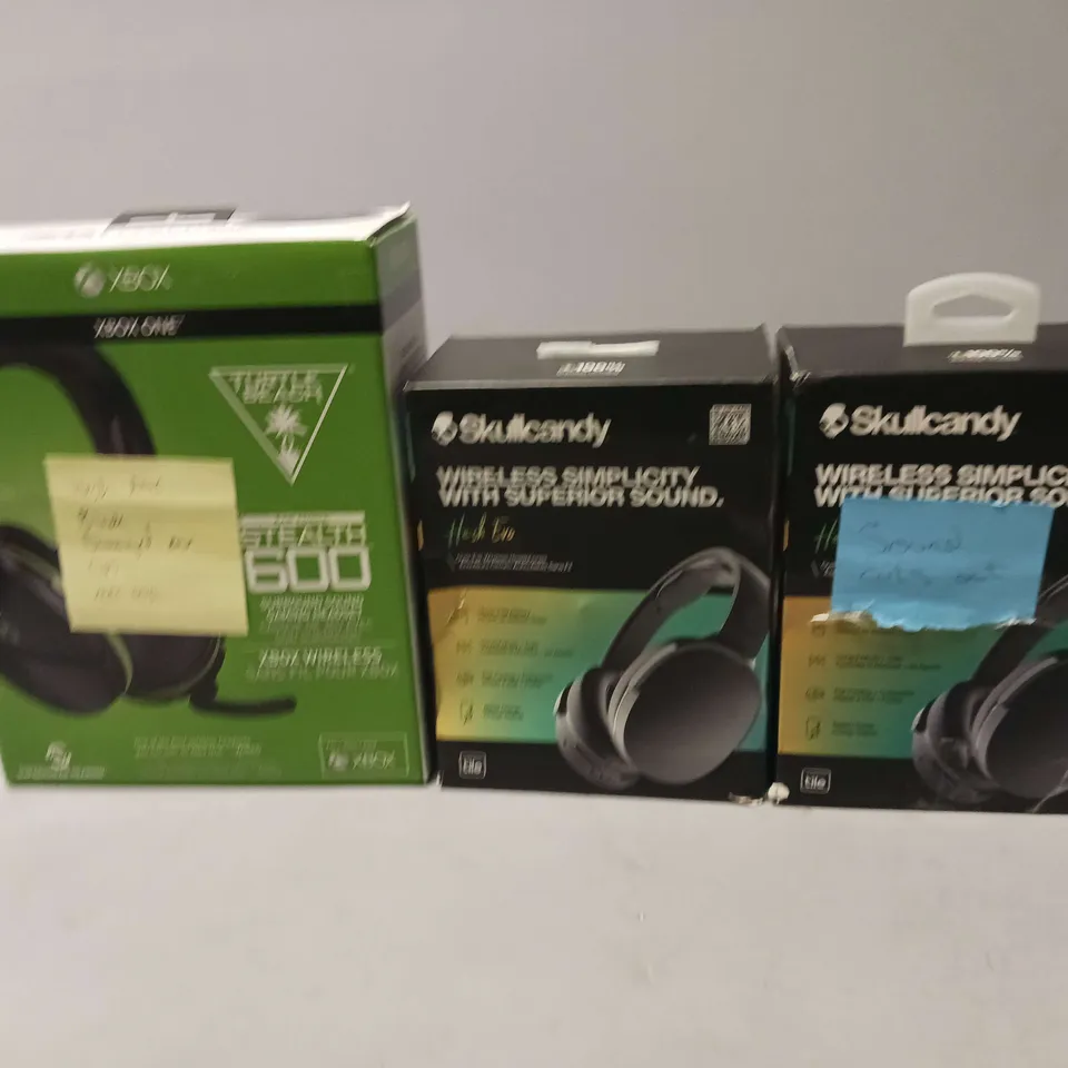 SET OF 3 ASSORTED HEADPHONES TO INCLUDE TURTLE BAY AND SKULLCANDY