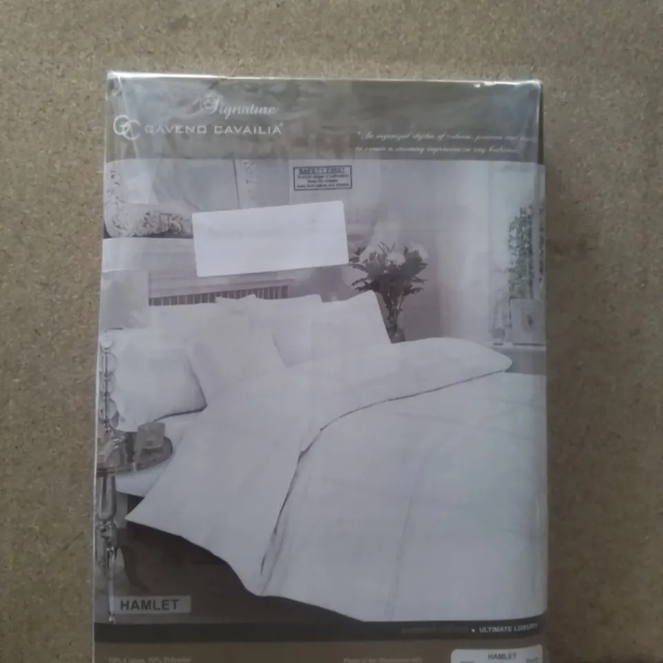 BRAND NEW GAVENO CAVAILIA HAMLET WHITE DOUBLE DUVET SET 