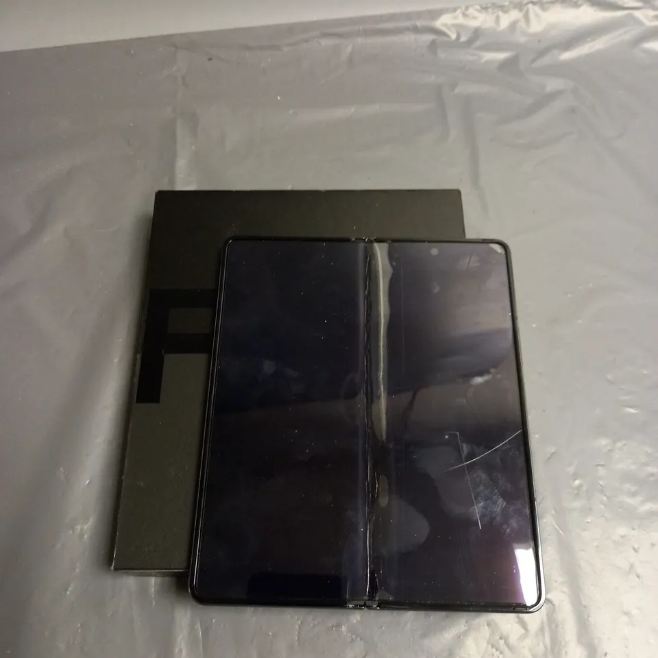 BOXED SAMSUNG GALAXY Z FOLD 4 IN BLUE/GREY