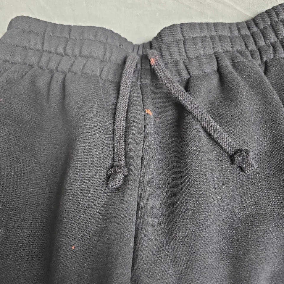 NEW ERA CHICAGO BULLS SWEAT SHORTS IN BLACK SIZE XS