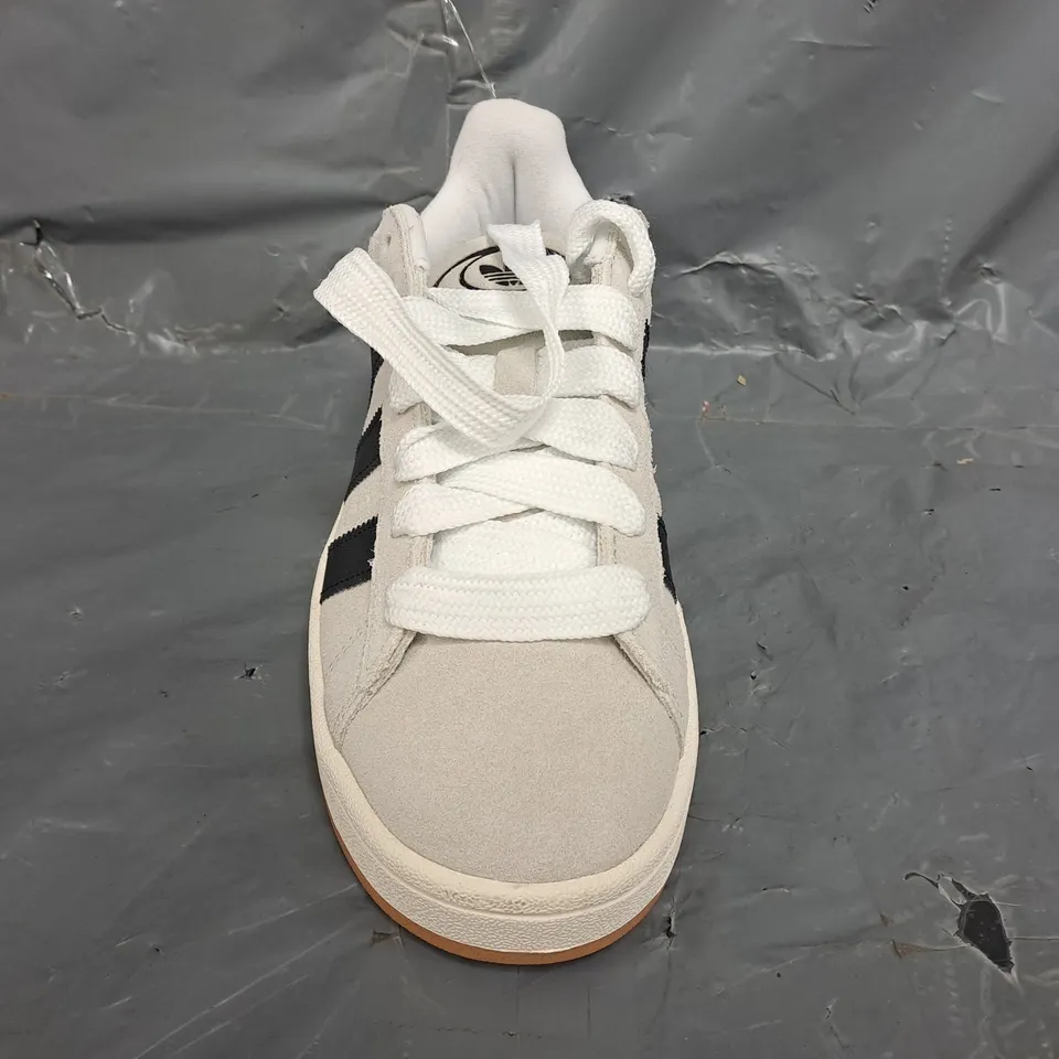 PAIR OF ADIDAS CAMPUS 00S SHOES IN LIGHT GREY/BLACK SIZE UK 7