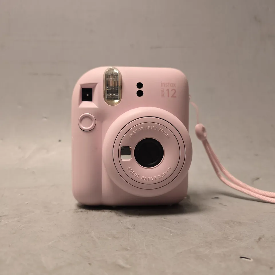 BOXED FUJIFILM INSTAX MINI 12 INSTANT CAMERA  RRP £109.99