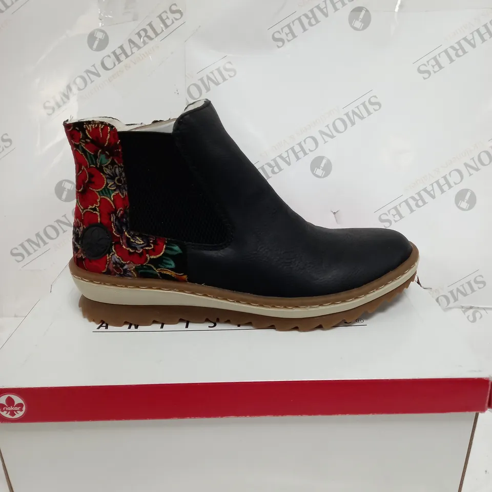 BOXED RIEKER CHELSEA BOOTS, NAVY - SIZE 5