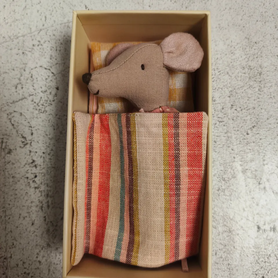 MAILEG BIG SISTER MOUSE IN MATCHBOX 
