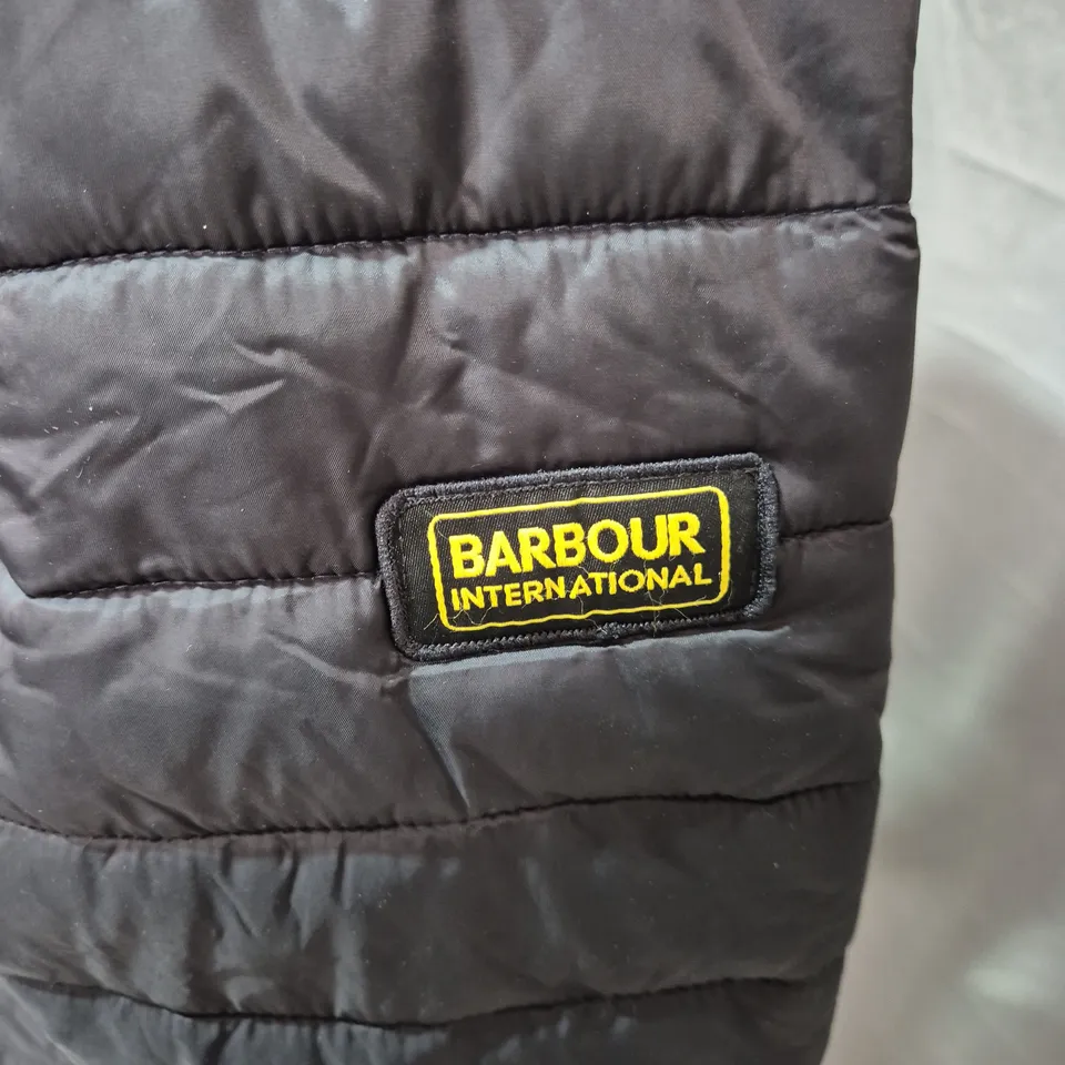 BARBOUR COAT IN BLACK SIZE M