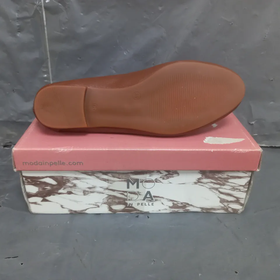 MODA IN PELLE LEATHER PUMPS TAN SIZE 6
