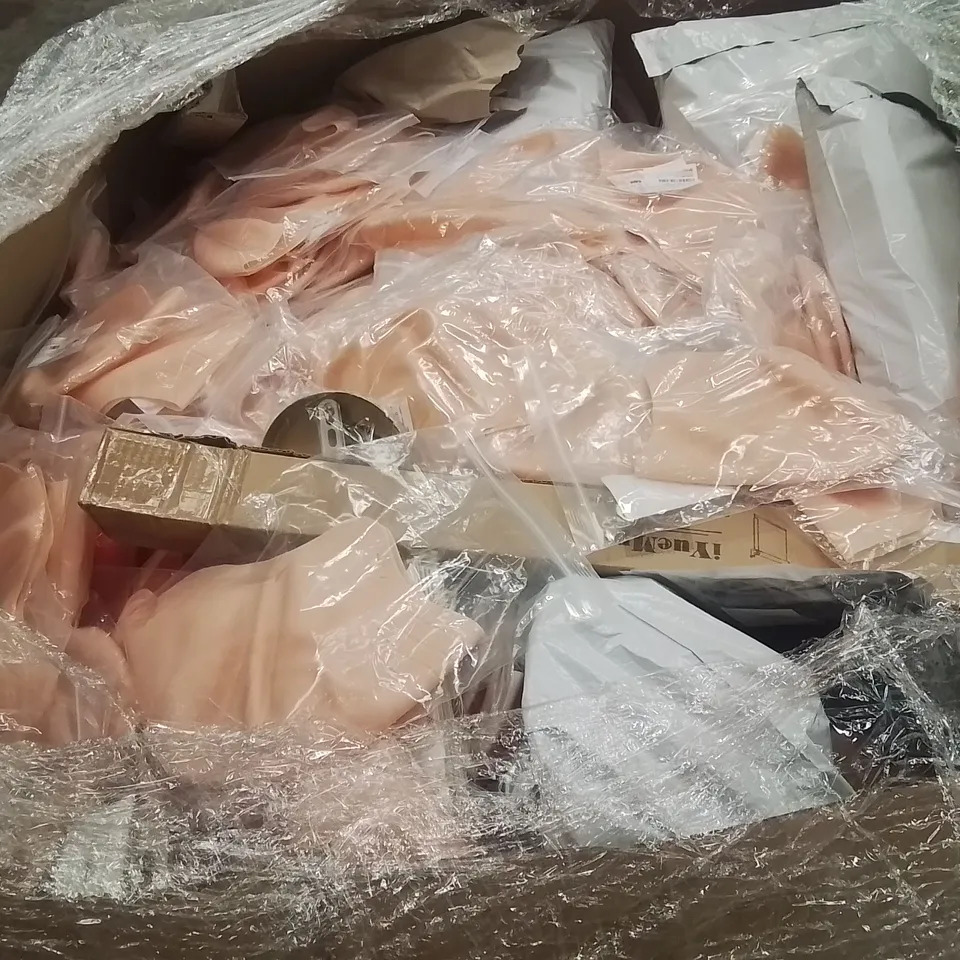 PALLET OF PHONE CASES,SPORTS GEAR,CABLES PRODUCTS
