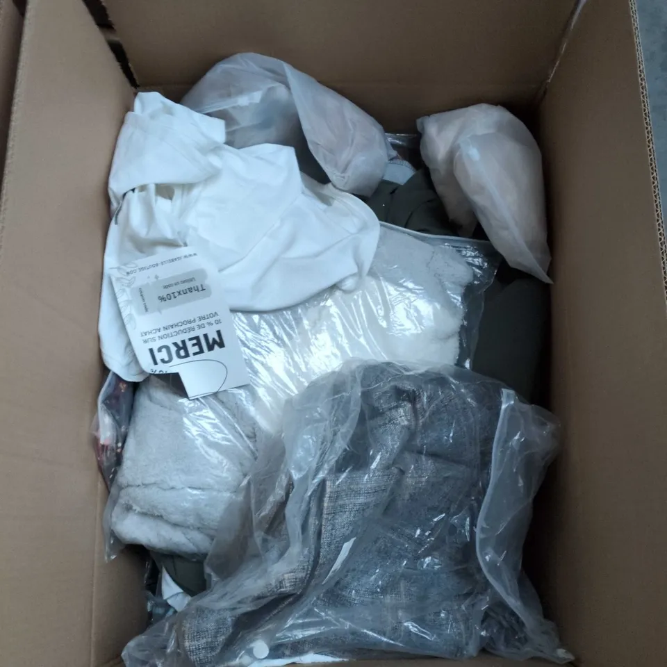 BOX OF APPROXIMATELY 25 ASSORTED CLOTHING ITEMS TO INCLUDE: ASOS JEANS AND GILLET