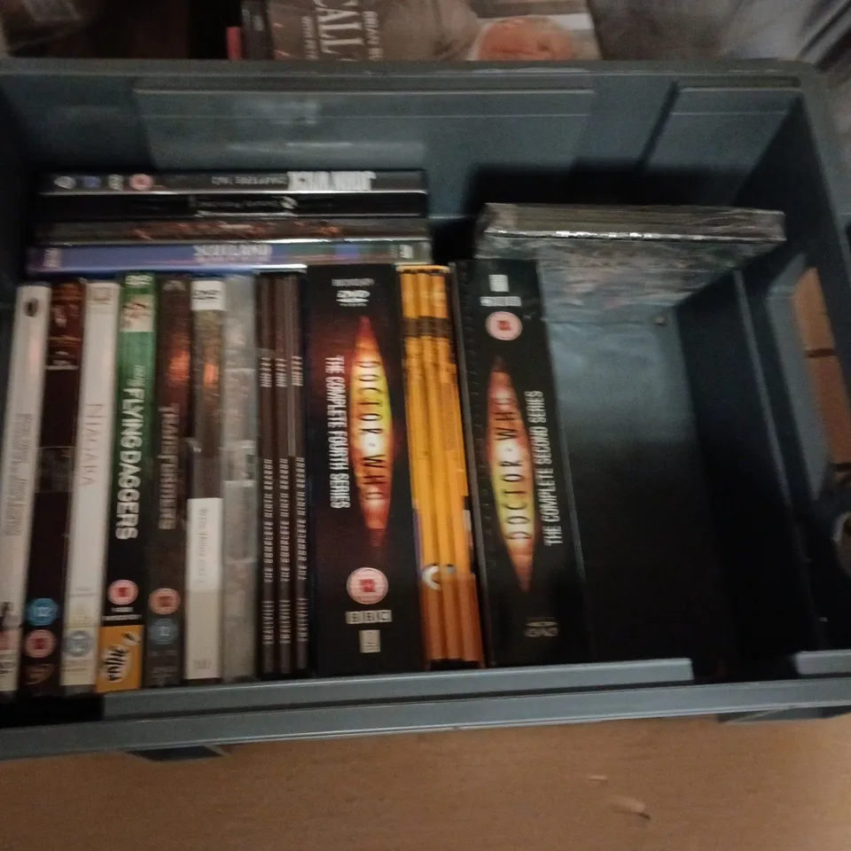 LOT OF APPROXIMATELY 30 ASSORTED DVDS TO INCLUDE DOCTOR WHO BOXSET, SCRUBS BOXSET AND TRANSFORMERS