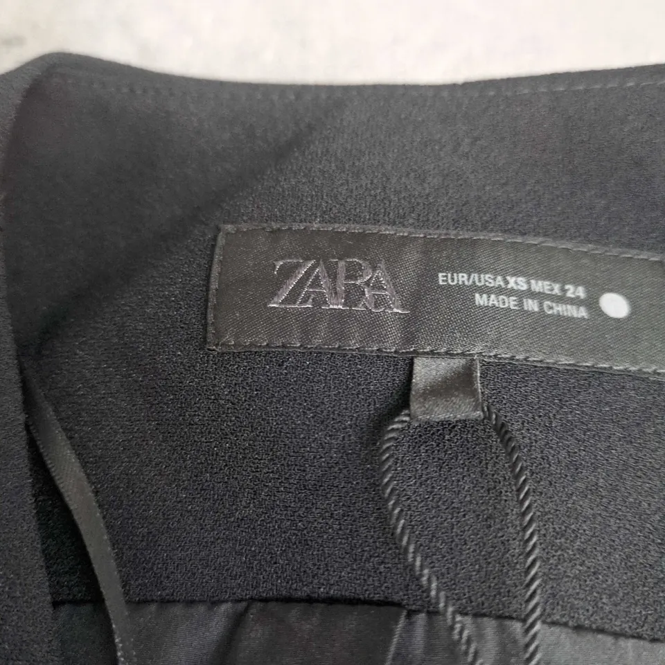 ZARA BLACK BLAZER – WOMEN'S BUTTON-FRONT, XS, MADE IN CHINA