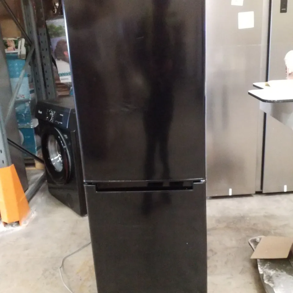 SWAN SR15690B 48CM WIDE, 50/50 SPLIT FRIDGE FREEZER - BLACK