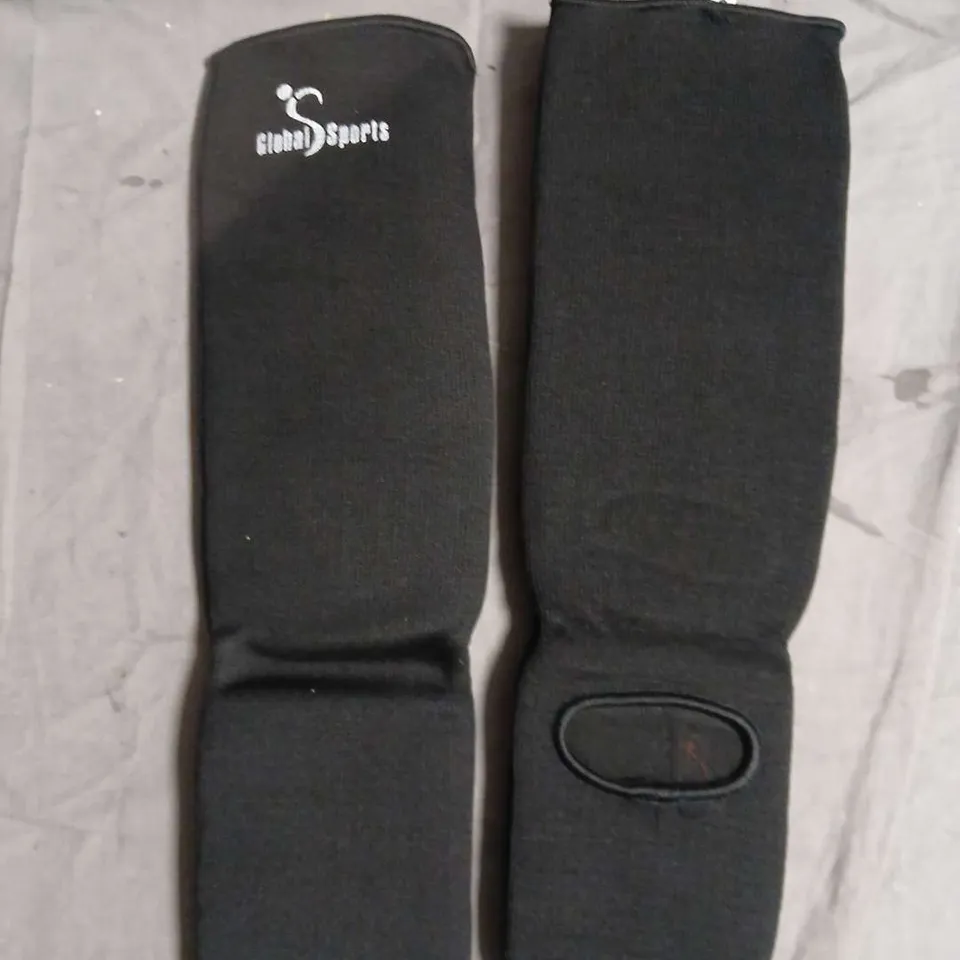 GLOBAL SPORTS SUPPORT BRACE PAIR - S