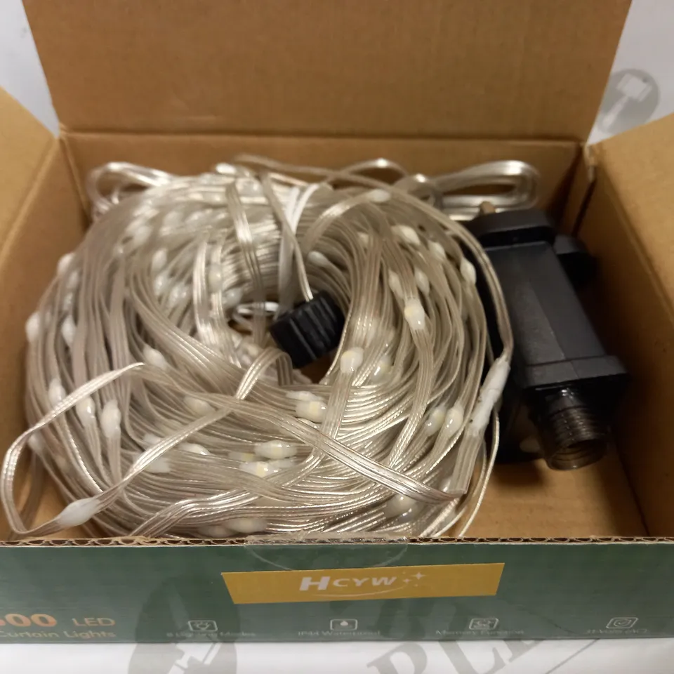 BOXED 500 LED CURTAIN LIGHTS - WARM WHITE