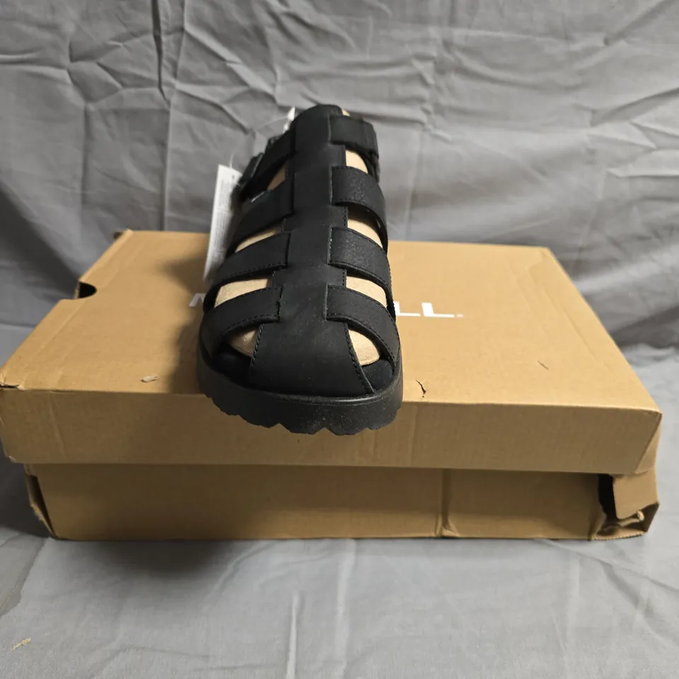 BOXED PAIR OF MERRELL SANDALS IN BLACK SIZE UK 7