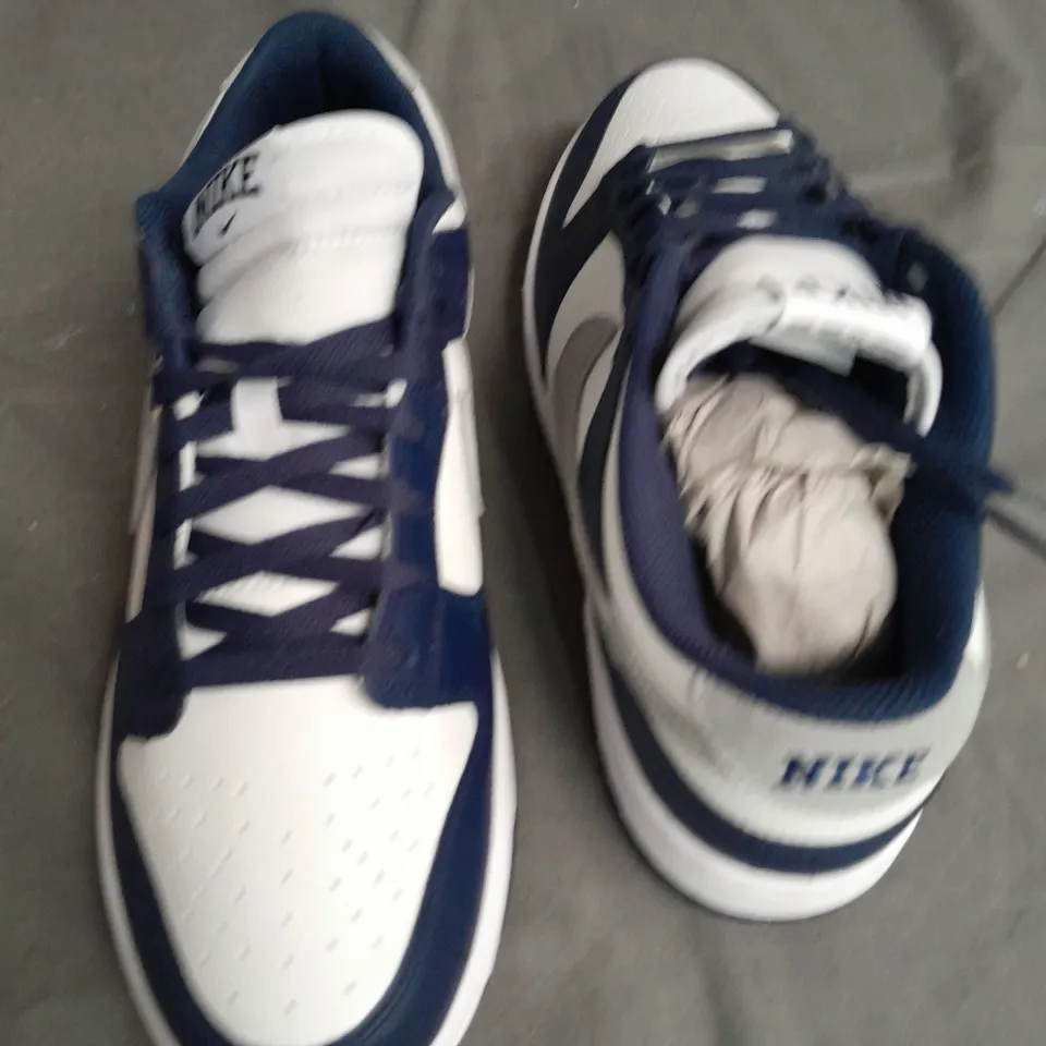 NIKE DUNK LOW SUMMIT TRAINERS IN WHITE MIDNIGHT/NAVY - UK 10