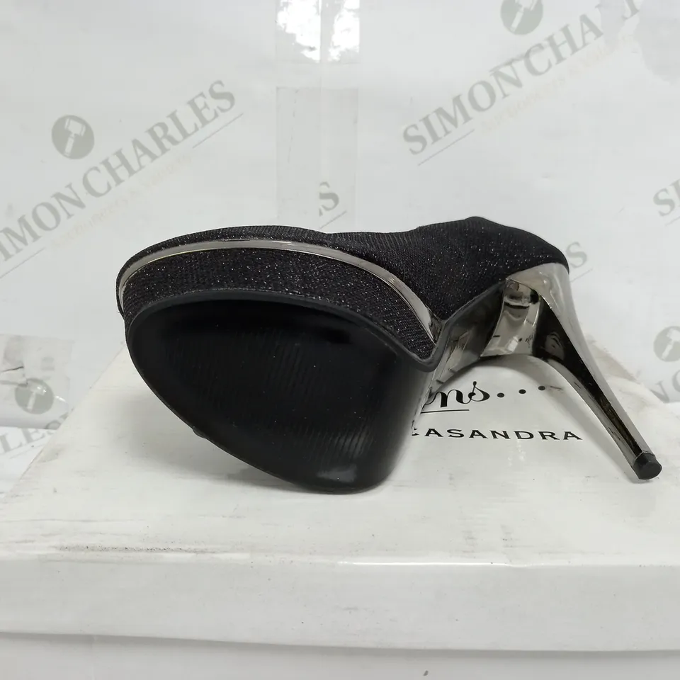 BOXED PAIR OF BLACK GLITTER STILLETTO SIZE 8