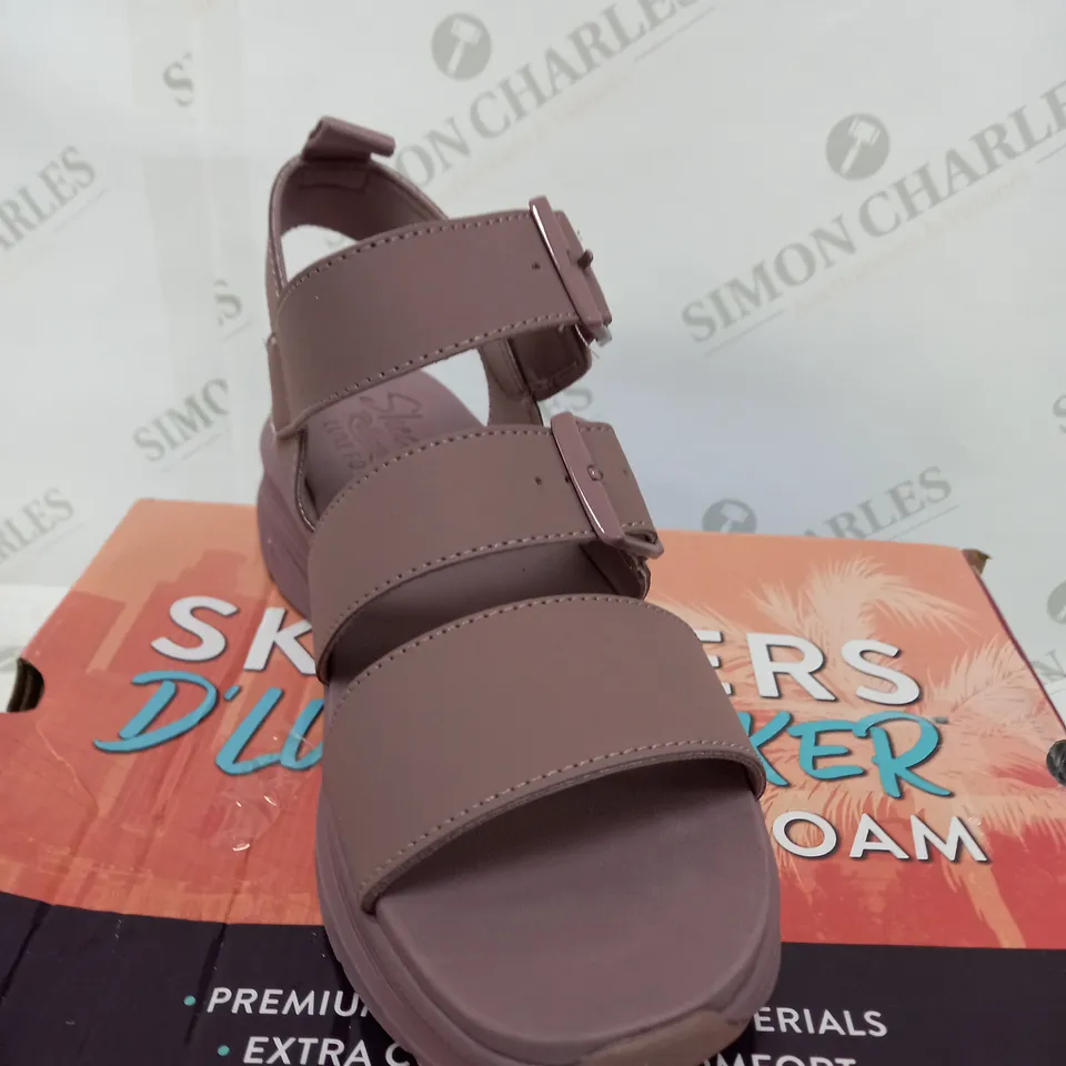 SKECHERS D'LUX WALKER RETRO COSMOS SANDAL