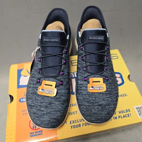 BOXED SKETCHERS SUMMITS DAZZLING HAZE SIZE 6
