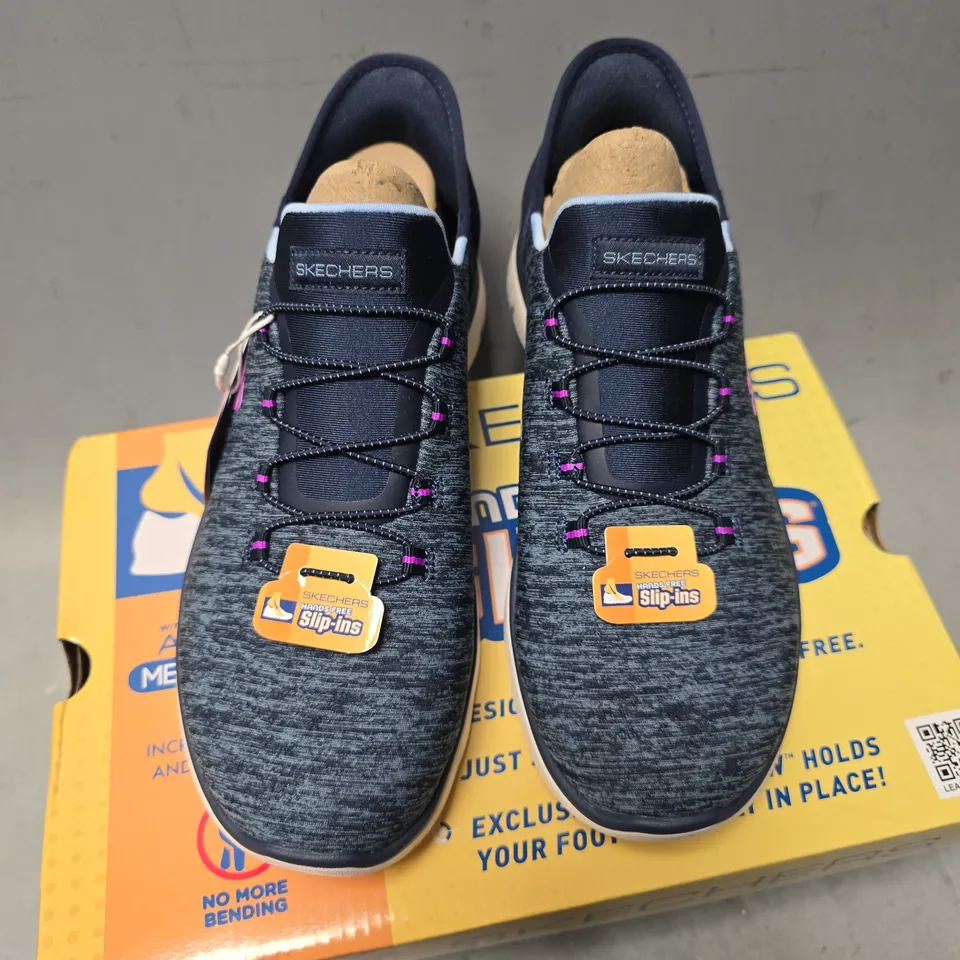 BOXED SKETCHERS SUMMITS DAZZLING HAZE SIZE 6